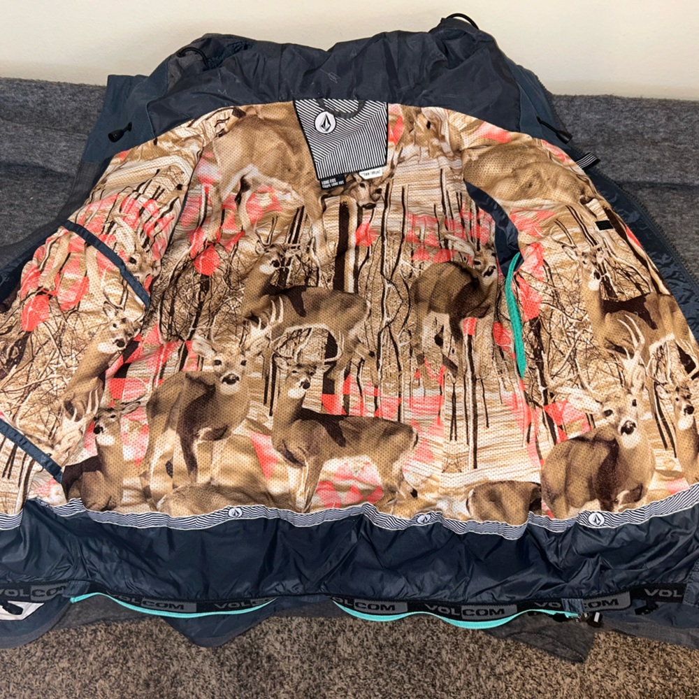 Volcom Snowboarding Jacket Size Small - image 4
